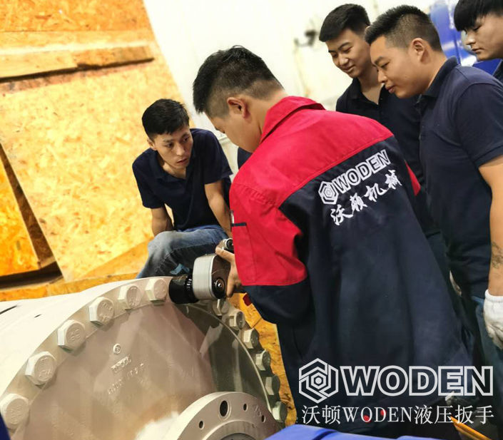 沃頓液壓扳手現場指導用戶使用