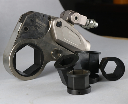 中空液壓扳手工作頭和過渡套的選型，有哪些區(qū)別？