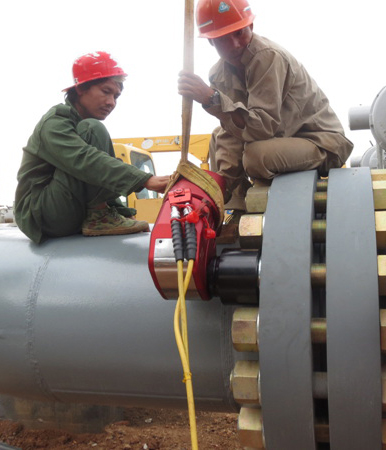 中石油管道公司緬甸項目使用沃頓液壓扳手