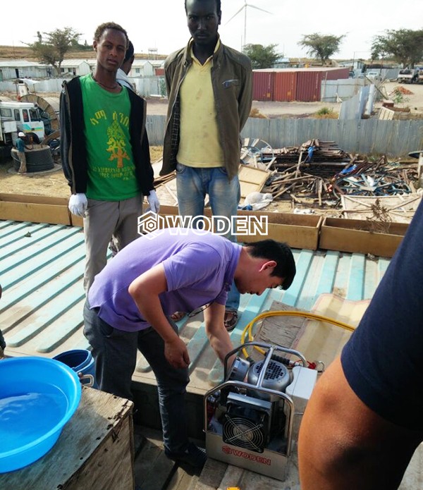 沃頓機械技術人員在非洲現場售后情景